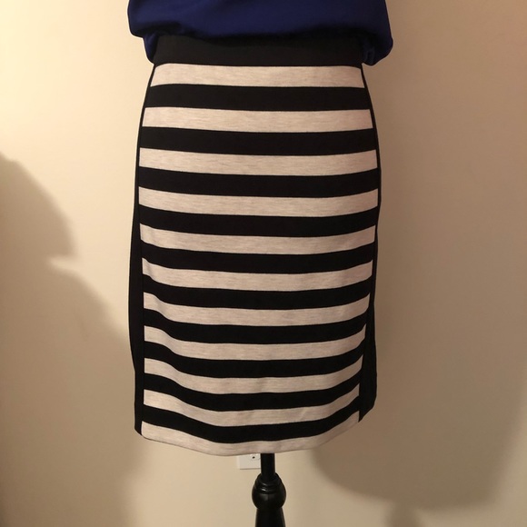 Misses skirt - Picture 2 of 3
